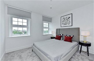 Foto 3 - Prestigious & Luxury 2-bed Apartment in Slough