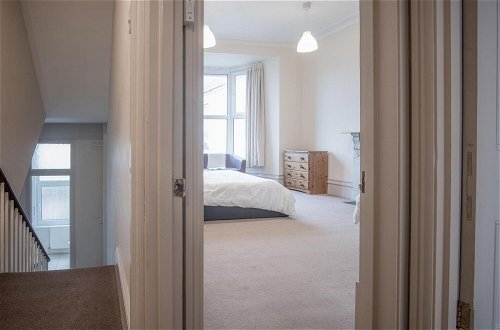 Photo 33 - Connaught House - 2 Bedroom Apartment - Tenby