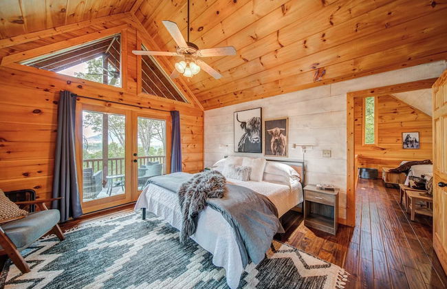 Gorgeous & Secluded 3 BDR Cabin in Mineral Bluff! - Photo 10