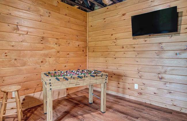 Gorgeous & Secluded 3 BDR Cabin in Mineral Bluff! - Photo 33
