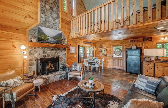Gorgeous & Secluded 3 BDR Cabin in Mineral Bluff! - Photo 17