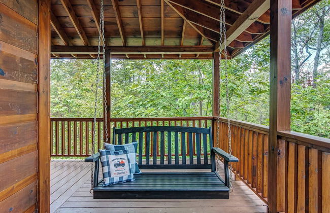 Gorgeous & Secluded 3 BDR Cabin in Mineral Bluff! - Photo 47
