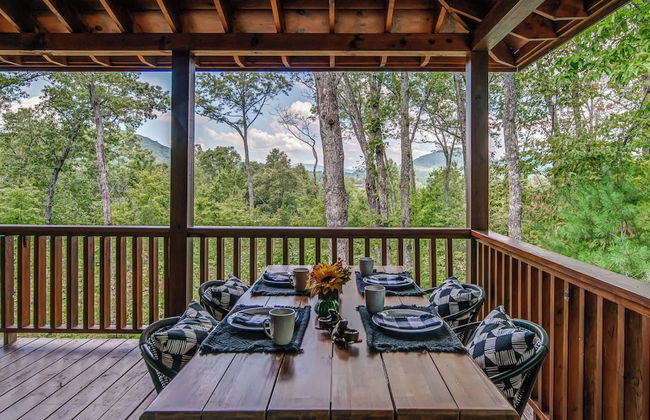 Gorgeous & Secluded 3 BDR Cabin in Mineral Bluff! - Photo 51