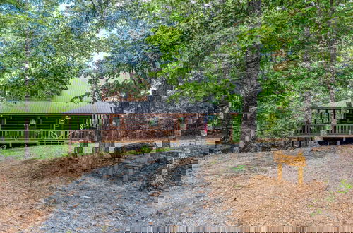 Foto 61 - Gorgeous & Secluded 3 BDR Cabin in Mineral Bluff!