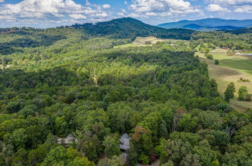 Foto 63 - Gorgeous & Secluded 3 BDR Cabin in Mineral Bluff