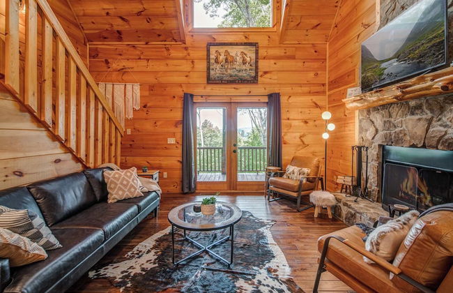 Gorgeous & Secluded 3 BDR Cabin in Mineral Bluff! - Photo 20