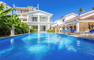 Photo 1 - Beachfront 7BR Villa with Pool & Maid