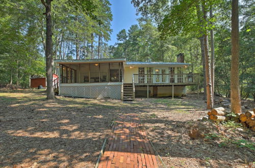 Foto 11 - Pet-friendly Toccoa Home w/ Deck + Lake Access