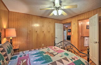 Foto 3 - Pet-friendly Toccoa Home w/ Deck + Lake Access