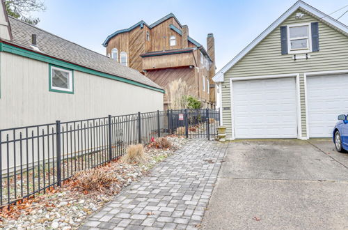 Photo 20 - Bright Milford Beach House w/ Outdoor Shower