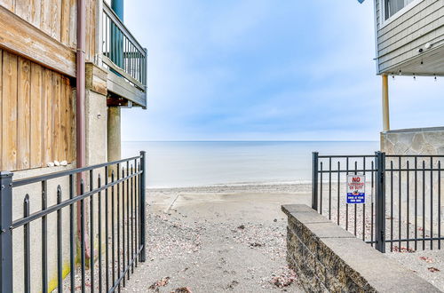 Foto 5 - Bright Milford Beach House w/ Outdoor Shower