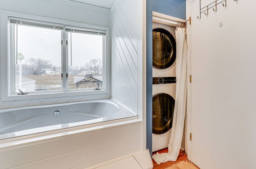 Photo 2 - Bright Milford Beach House w/ Outdoor Shower