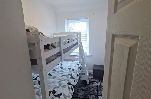 Photo 5 - Captivating 2-bed Apartment in Tenby