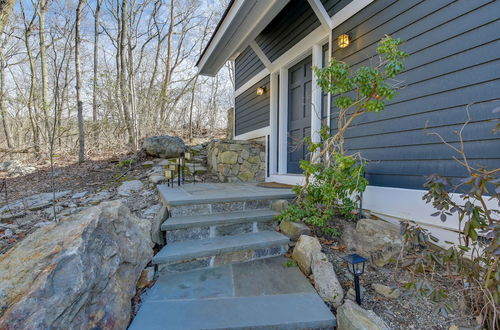 Photo 8 - Dreamy Hudson Valley Cottage w/ State Park Views