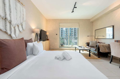 Photo 3 - Stylish Studio Apartment w/ Patio, Downtown Dubai