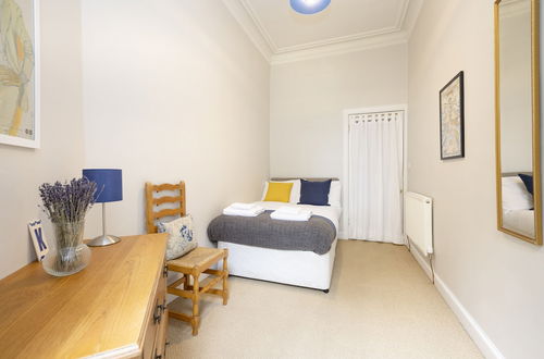 Photo 6 - Altido 3-Bed Meadows Flat Near Castle & Royal Mile