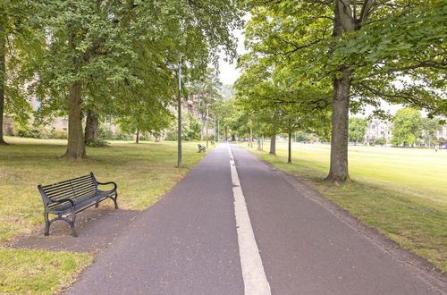 Photo 30 - JOIVY 3-Bed Meadows Flat Near Castle & Royal Mile