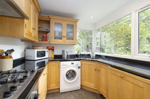 Photo 10 - Altido 3-Bed Meadows Flat Near Castle & Royal Mile