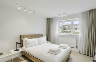 Photo 2 - Bright and Spacious Belgravia Apartment