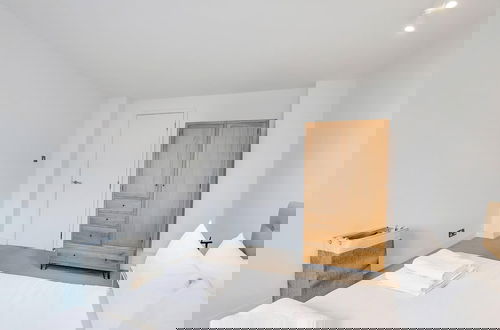 Foto 13 - Bright and Spacious Belgravia Apartment