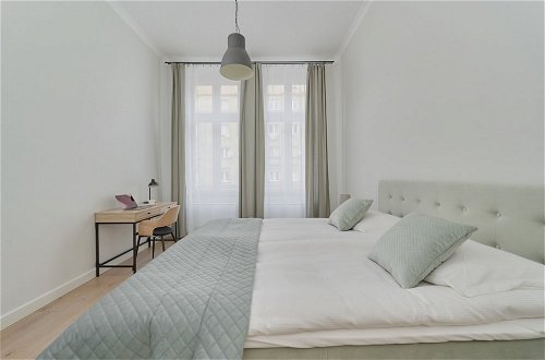 Photo 4 - Stylish Apartment in Wrocław by Renters