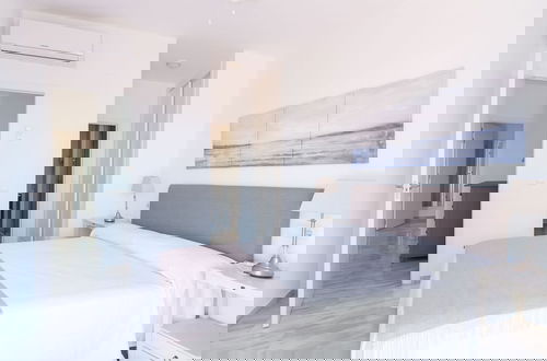 Foto 13 - Artola in Marbella With 4 Bedrooms and 3 Bathrooms