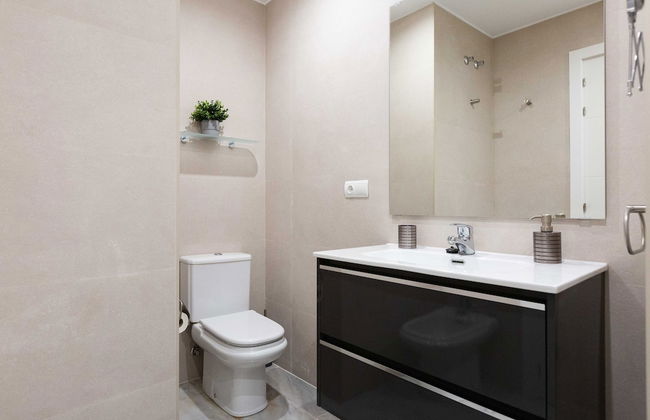 Artola in Marbella With 4 Bedrooms and 3 Bathrooms - Photo 16