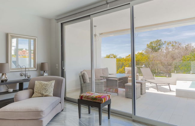 Artola in Marbella With 4 Bedrooms and 3 Bathrooms - Photo 5