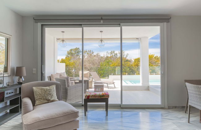 Artola in Marbella With 4 Bedrooms and 3 Bathrooms - Photo 7