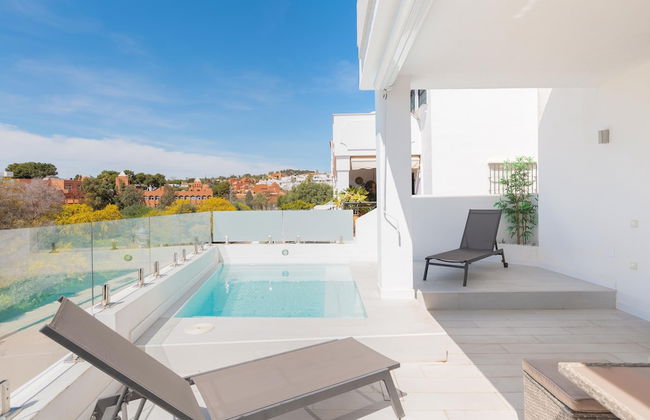 Artola in Marbella With 4 Bedrooms and 3 Bathrooms - Photo 1