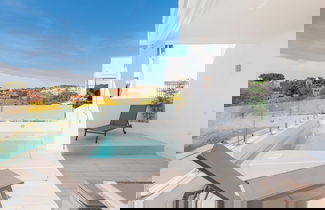 Foto 1 - Artola in Marbella With 4 Bedrooms and 3 Bathrooms