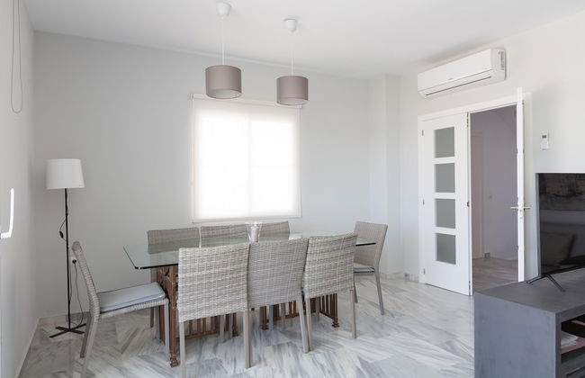 Artola in Marbella With 4 Bedrooms and 3 Bathrooms - Photo 9