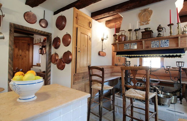 Charming Alpine Retreat for 9 - Photo 6