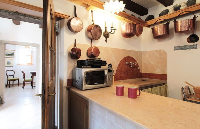 Charming Alpine Retreat for 9 - Photo 12