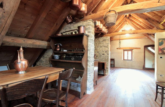 Charming Alpine Retreat for 9 - Photo 21