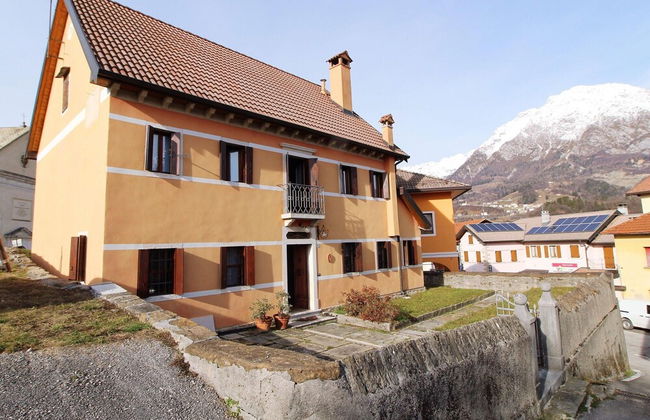 Charming Alpine Retreat for 9 - Photo 30