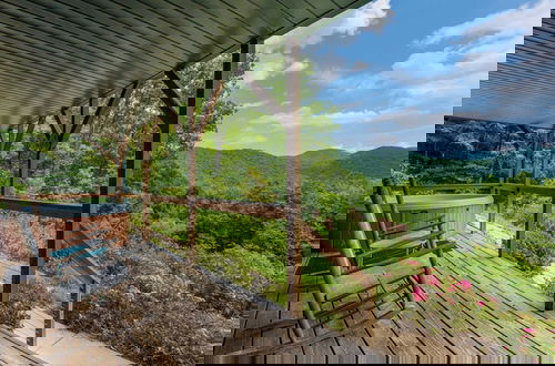 Photo 9 - Among the Clouds by Avantstay Views + Hot Tub