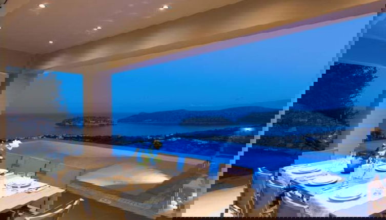 Foto 1 - Sea View 3 Bedroom Villa Close to the Beach