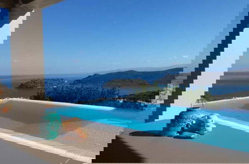 Foto 2 - Sea View 3 Bedroom Villa Close to the Beach