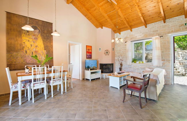 Georgina House in Velianitatika - Photo 21
