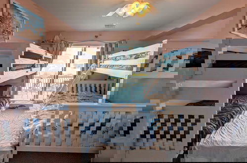Foto 21 - Waves 'n Wooder by Avantstay Swimspa + Game Room, Walk to Beach