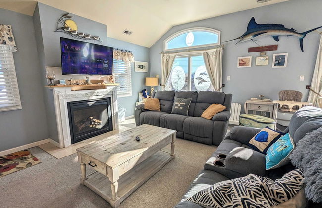 Waves 'n Wooder by Avantstay Swimspa + Game Room, Walk to Beach - Foto 23