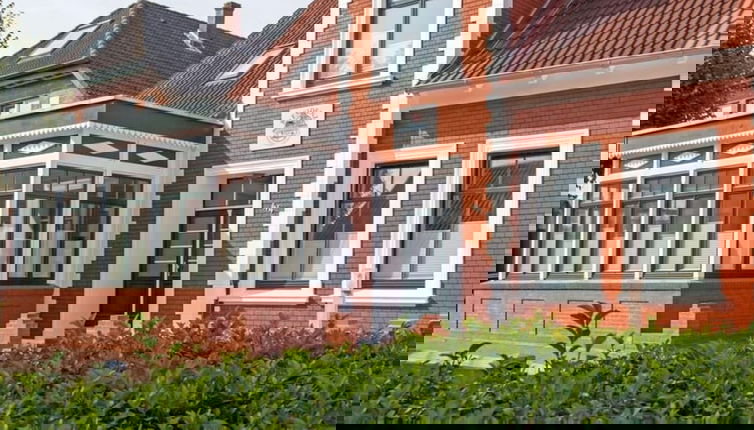Photo 1 - 