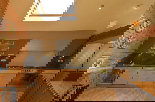 Foto 8 - Lovely House With Much Luxury and Comfort