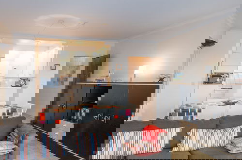 Foto 7 - Spacious Apartment on 4th Floor