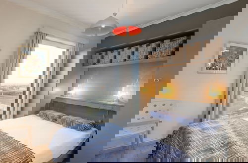 Foto 2 - Spacious Apartment on 4th Floor