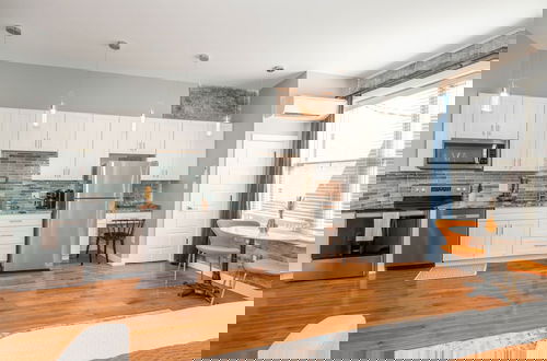 Photo 10 - Findlay Market Suite 3