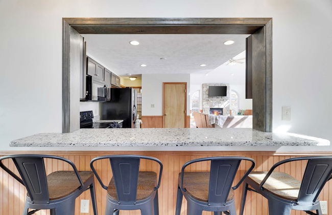 Sycamore Cove by Avantstay Hot Tub, Game Rooms - Foto 17