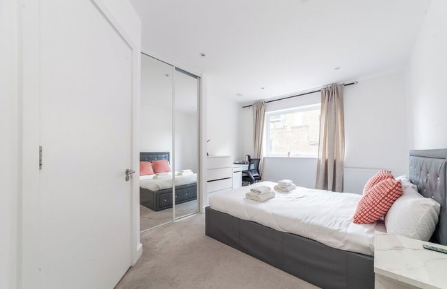 Stunning 5 Bedroom Retreat London - Photo 33