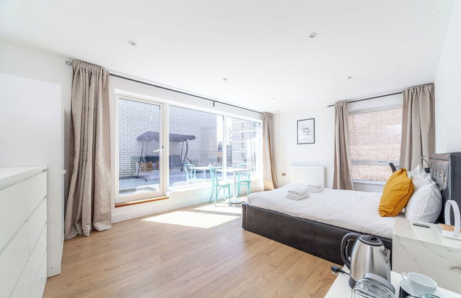 Stunning 5 Bedroom Retreat London - Photo 18